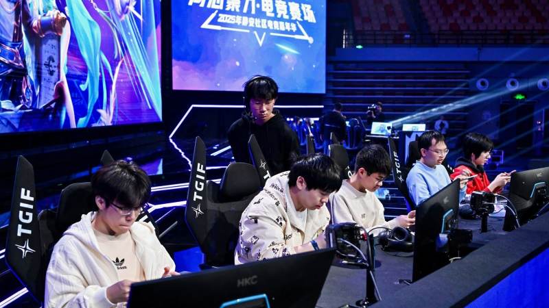 足彩比分直播 · 新浪爰彩天天盈球 分路与阵容的基本构成